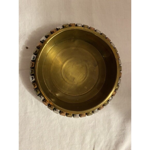 Handmade Three Tone Brass Urli for Home Decoration. - Picture 6 of 6